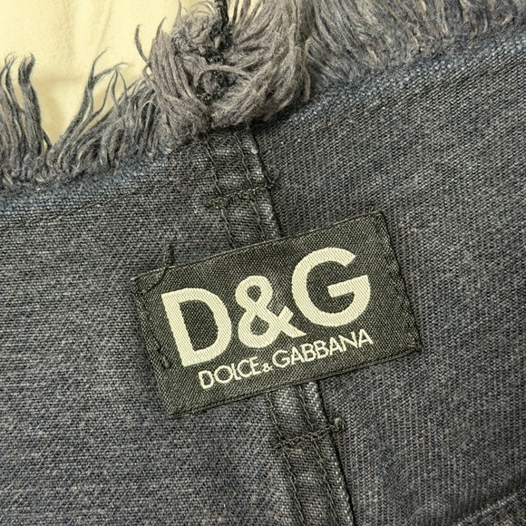 D&G Women's Black Straight-Leg Jeans with Distressed Waist and Hem - Picture 9 of 9